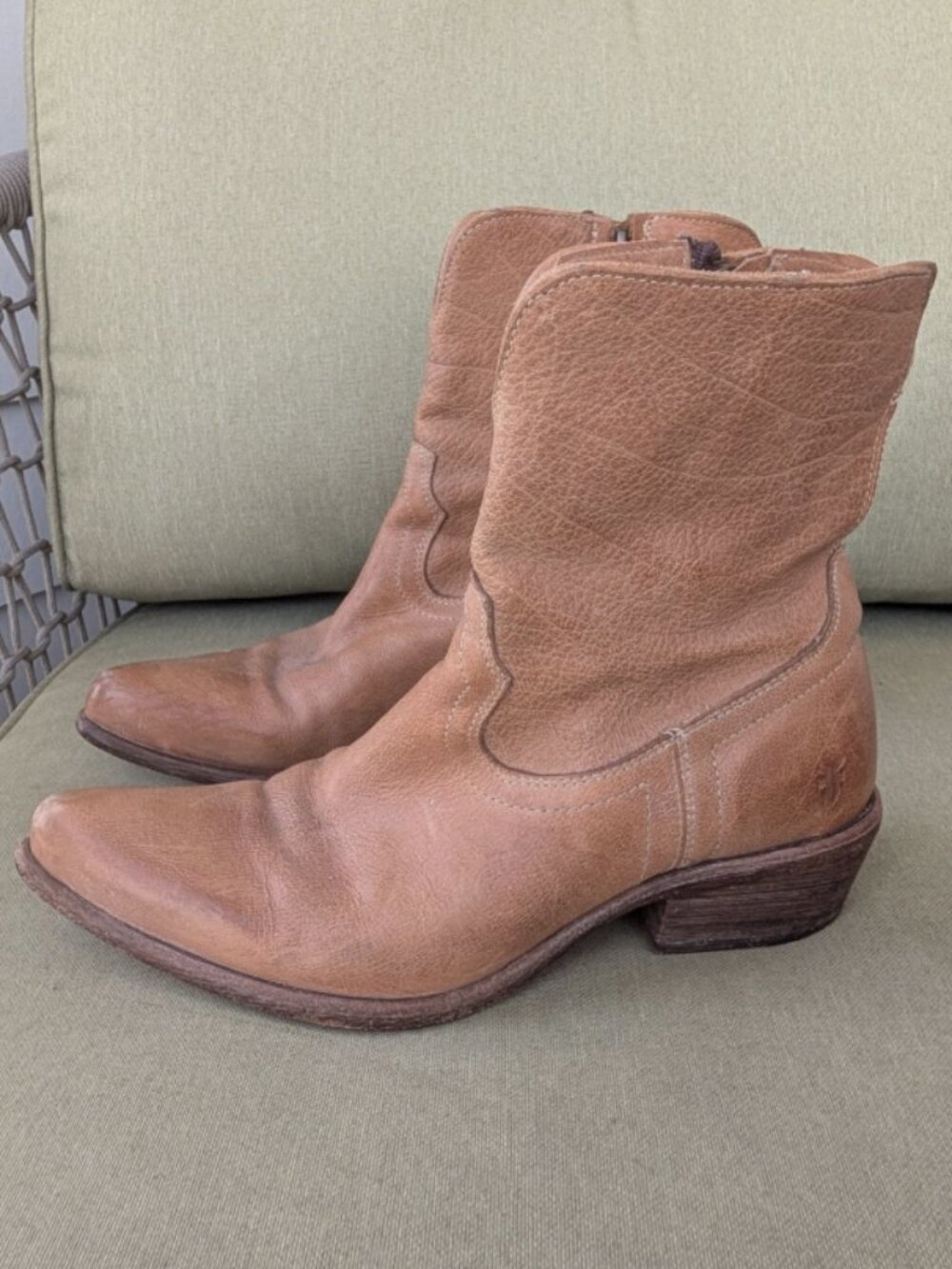 $375 Frye Lilly Vintage Tan Real Leather Side Zip Up Cowboy Short Ankle Boot